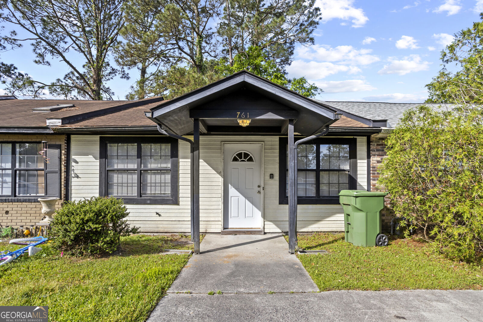Property Photo:  761 Sharon Street  GA 31313 