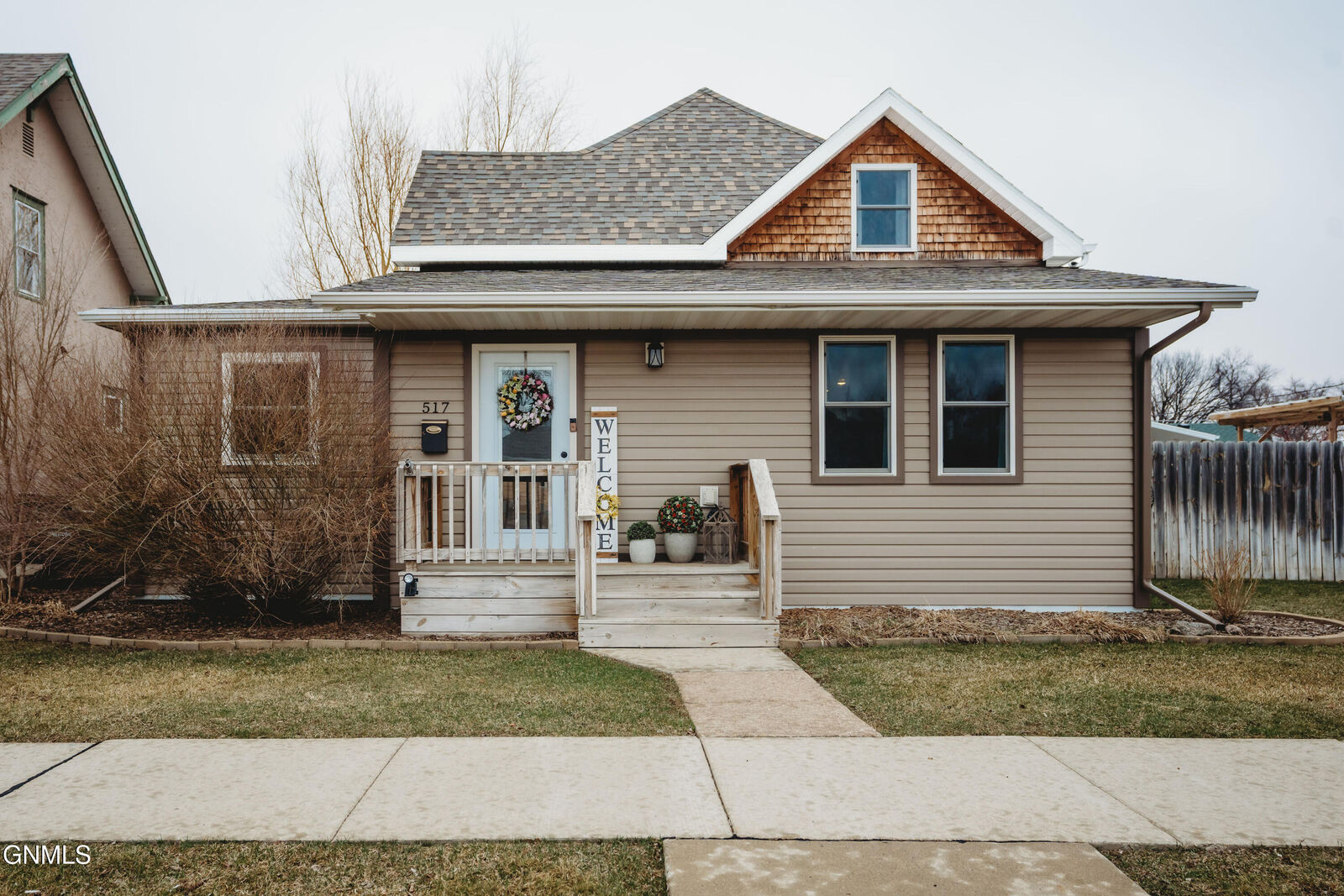 Property Photo:  517 3rd Street SE  ND 58401 