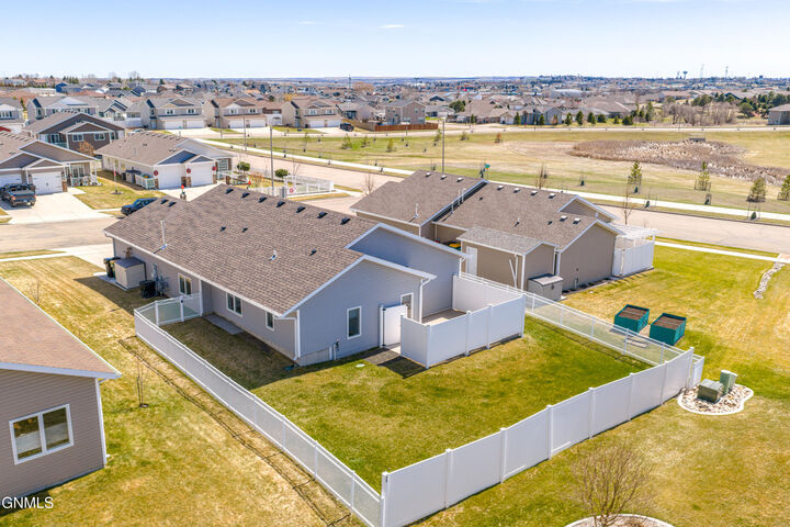 Property Photo:  4106 Lorrain Place  ND 58503 