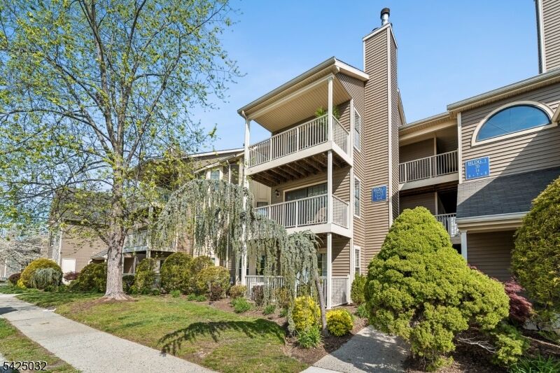 Property Photo:  21 Lear Ct. 21  NJ 08816 