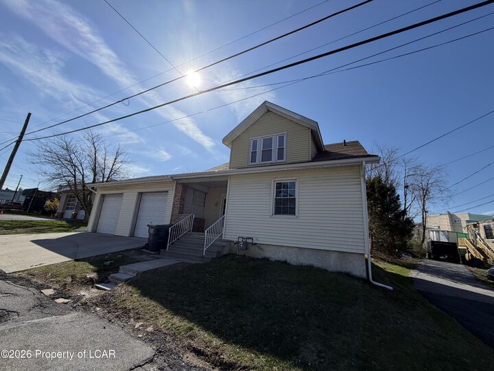 Property Photo:  1028 Pennsylvania 940  PA 18202 