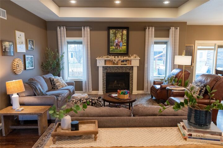 Property Photo:  1706 Evening Court  IA 50219 