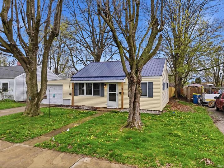 Property Photo:  611 E Randolph Street  IN 46703 