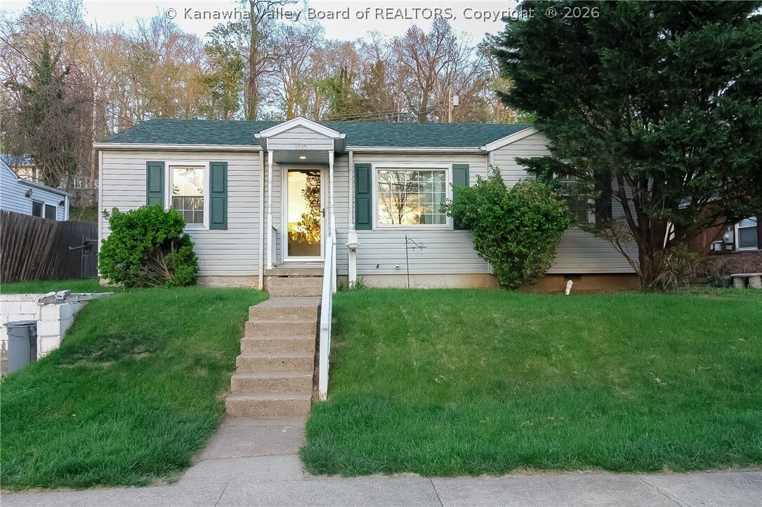 Property Photo:  1010 Ridge Drive  WV 25309 