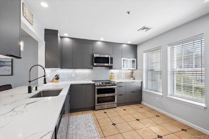 Property Photo:  220 Sandpiper Court  NY 10598 
