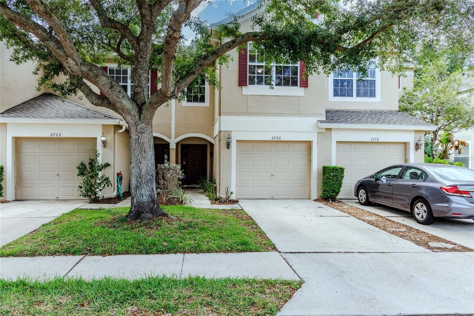 Property Photo:  2720 Conch Hollow Drive  FL 33511 