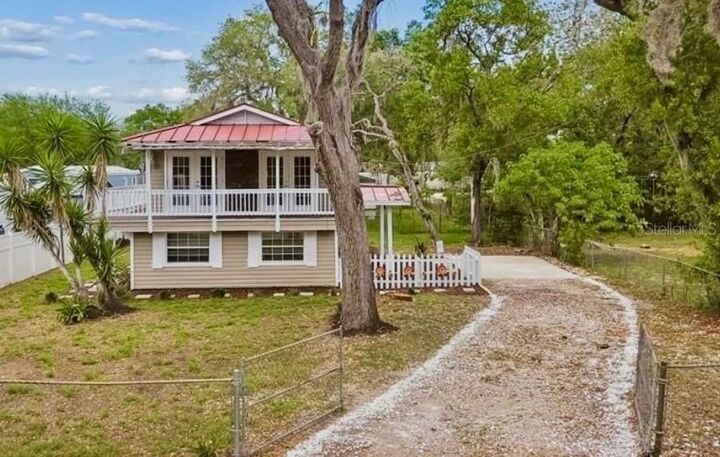 Property Photo: 11945 Wanda Avenue FL 34654