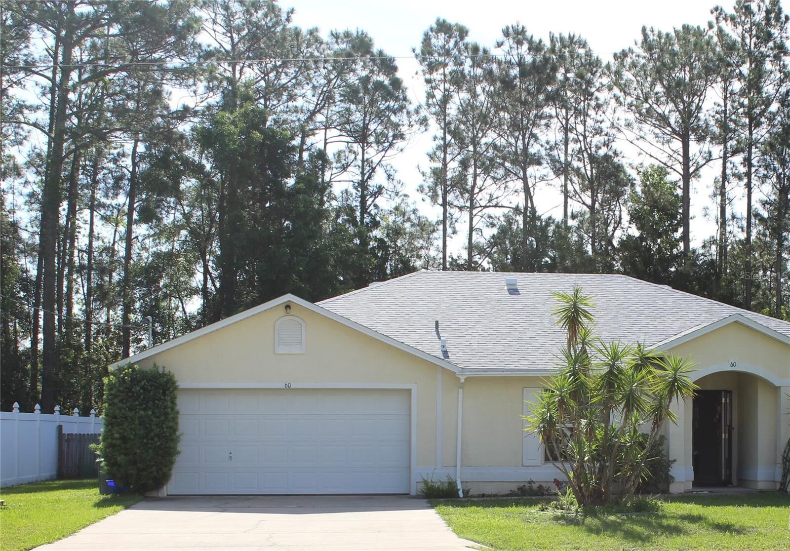 Property Photo:  60 Ramblewood Drive  FL 32164 