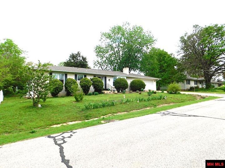 Property Photo:  909 Dixie Street  AR 72653 