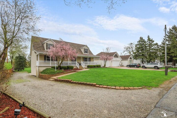 Property Photo:  4890 Evergreen Drive  MI 48161 