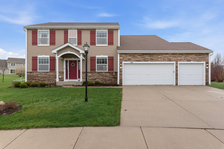 Property Photo:  2180 Willow Pond Way  WI 53024 