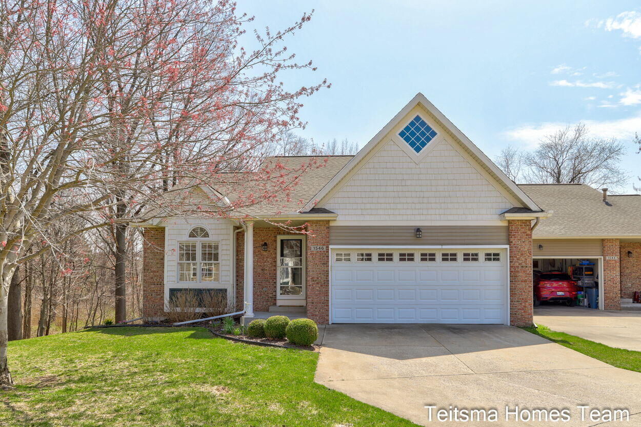 Property Photo:  1546 Beechtree Commons  MI 49417 