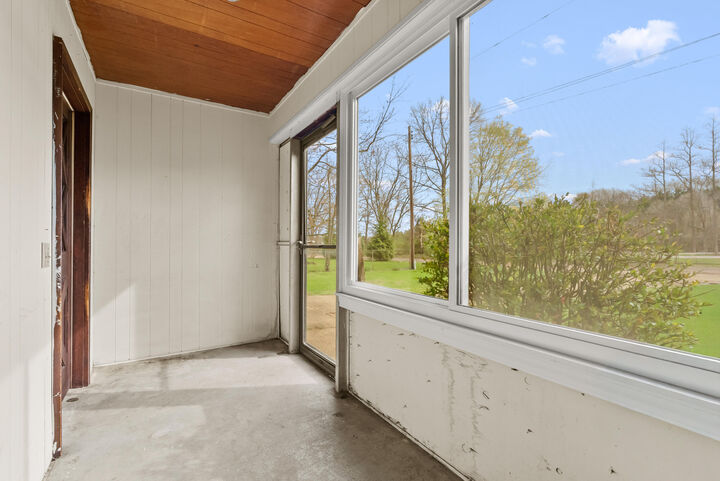 Property Photo:  220 Mary Street  MI 49080 