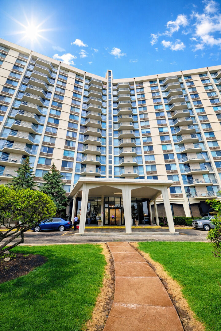 Property Photo:  40 N Tower Road 6G  IL 60523 