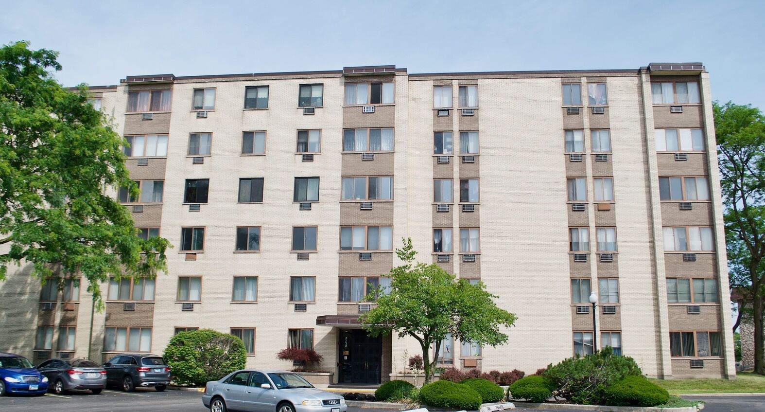 Property Photo:  9720 S Pulaski Road 306  IL 60453 