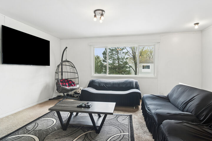 Property Photo:  872 Cambridge Place 126D  IL 60090 