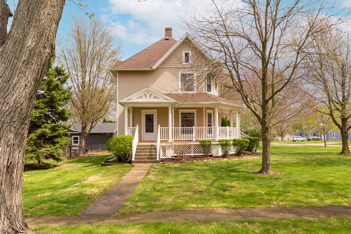 Property Photo: 408 W First North Street IL 61377