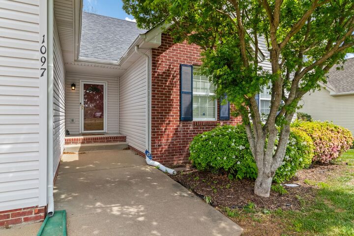 Property Photo:  1097 Gunpoint Dr  TN 37042 