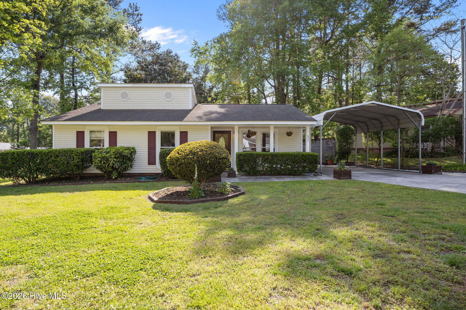Property Photo:  621 Shadowridge Road  NC 28546 
