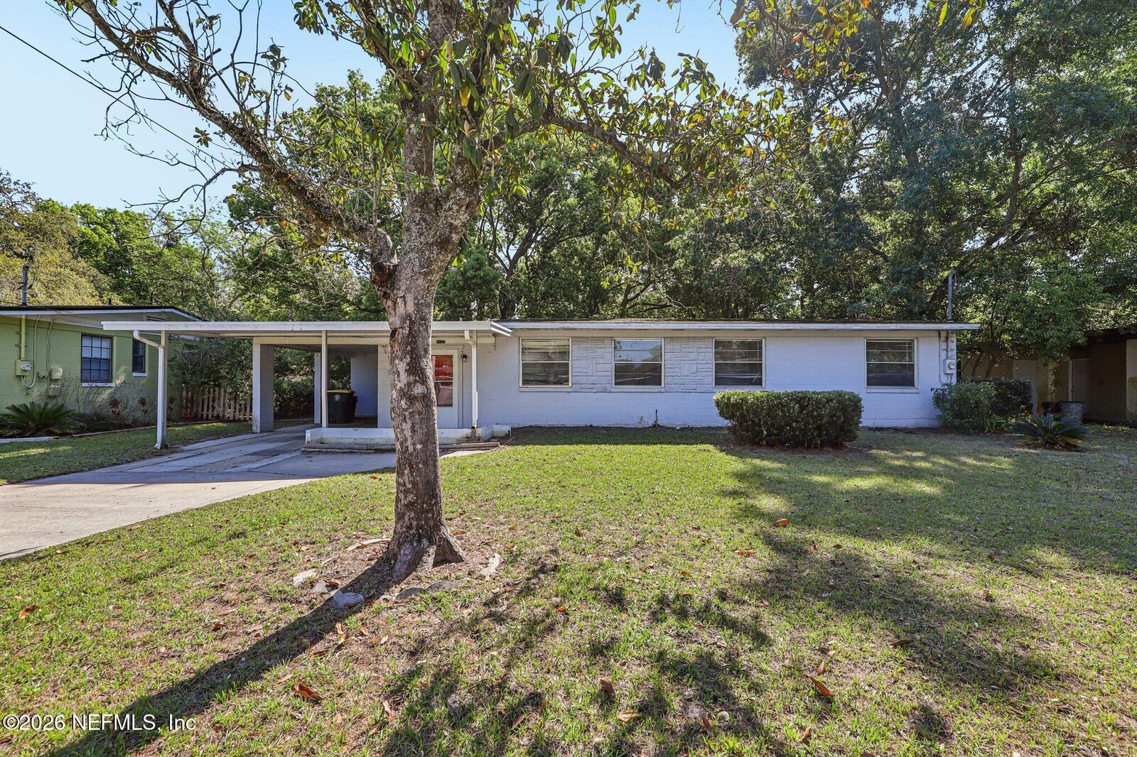 Property Photo: 3827 Colebrooke Drive FL 32210