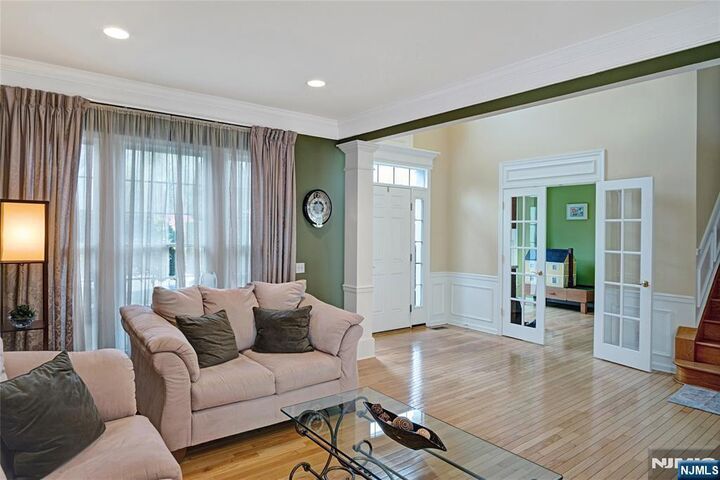 Property Photo:  7 Hager Street  NJ 08816 