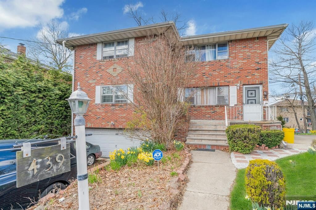 Property Photo:  439 Bergen Boulevard  NJ 07650 