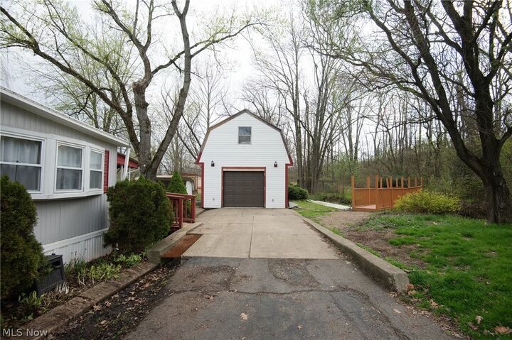 Property Photo:  29 Wilderness Court  OH 44481 