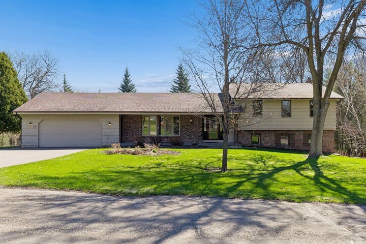 Property Photo:  1120 Vagabond Lane N  MN 55447 