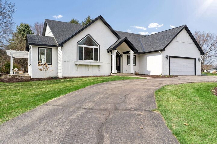 Property Photo:  901 Mendakota Court  MN 55120 