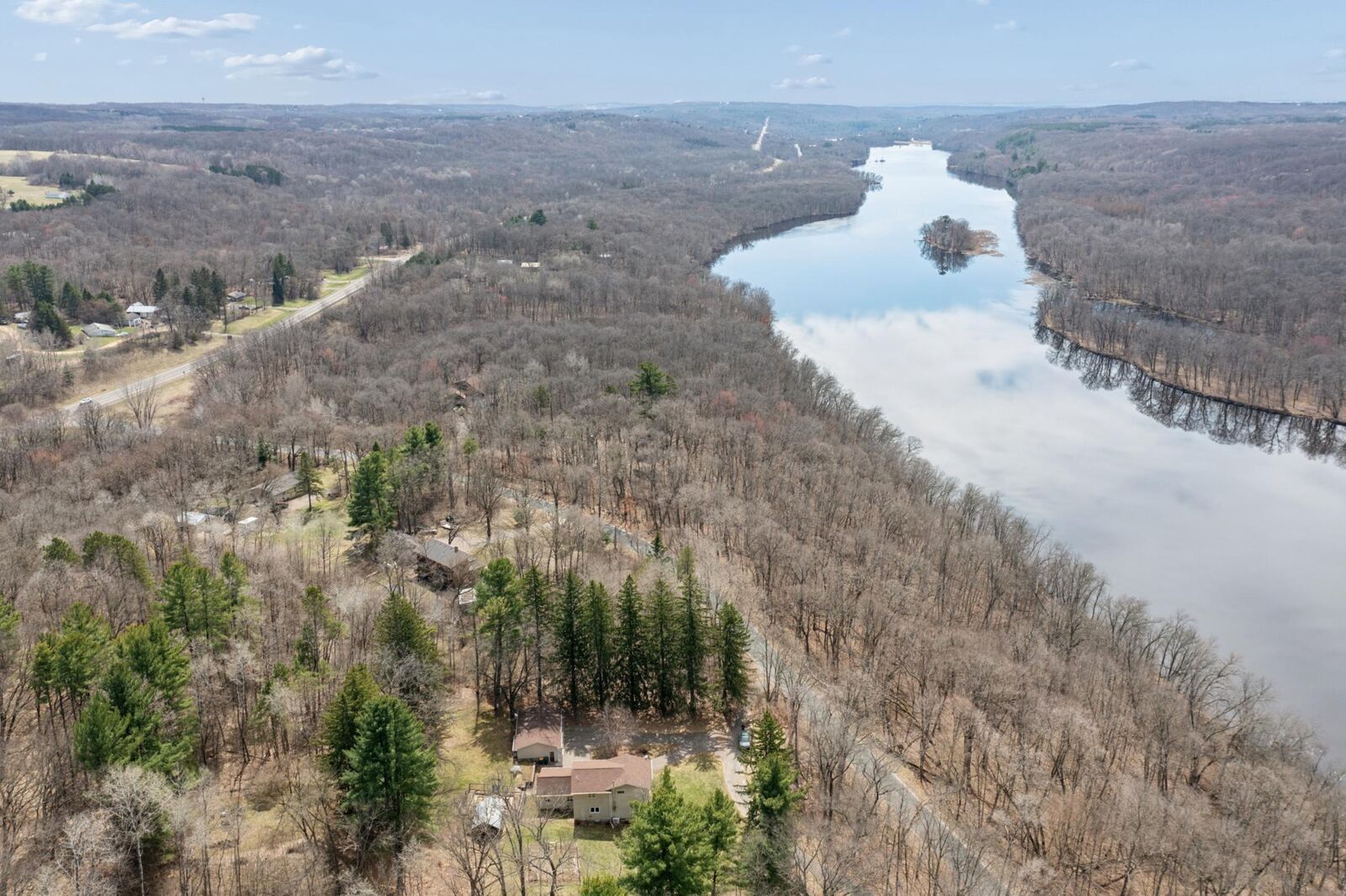 Property Photo:  1636 River Road  WI 54024 