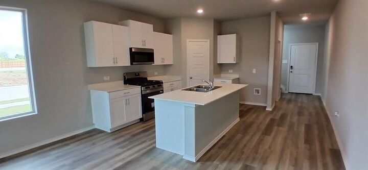 Property Photo:  300 Perk Street  TX 76059 