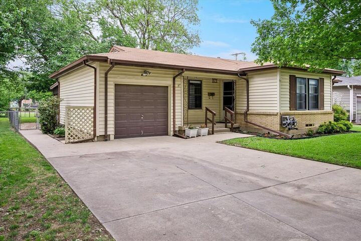 Property Photo: 654 Milton Street TX 75057