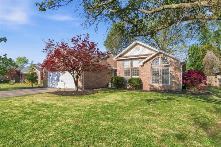 Property Photo:  316 Center Drive  AR 72745 