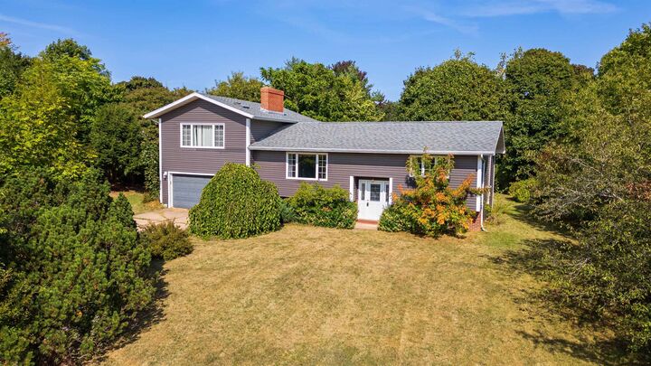 Property Photo:  37 Chelsey Circle  PE C1E 1E9 