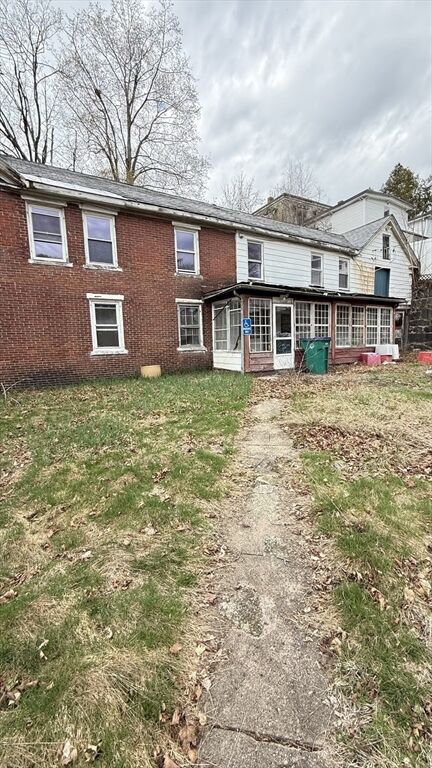 Property Photo:  8 School St  MA 01420 