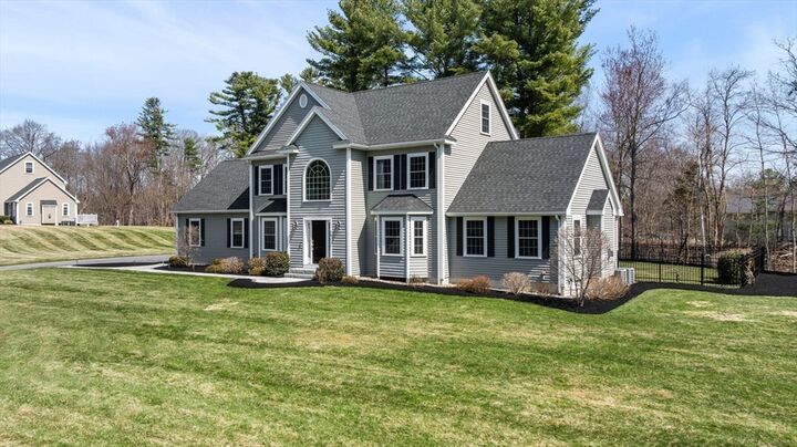 Property Photo: 10 Delray Dr MA 01832