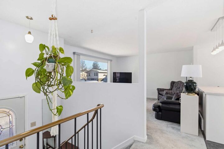 Photo de la propriété:  104 Siesta Garden  AB T9H 2Z2 