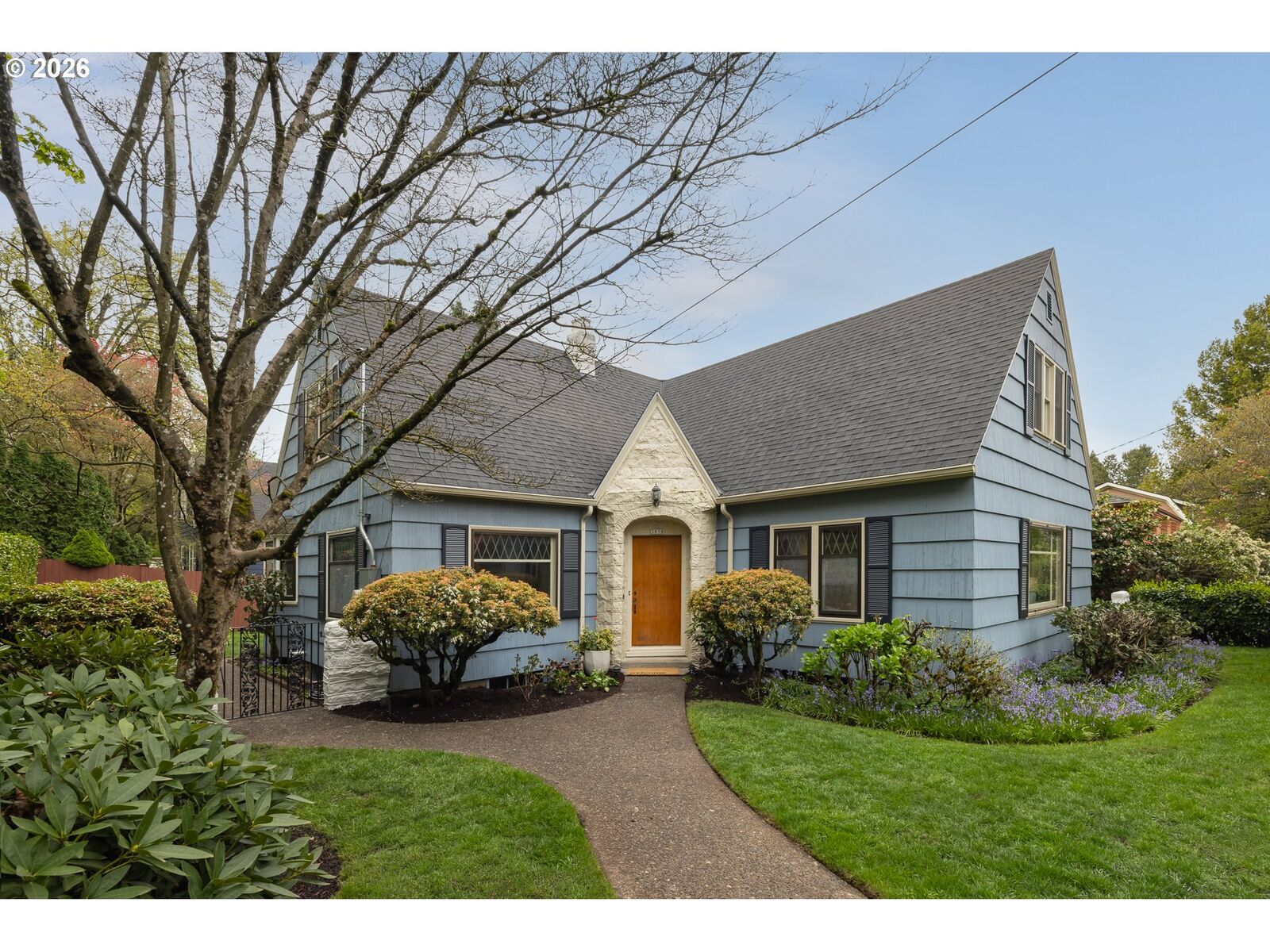 Property Photo: 3838 SE Glenwood St OR 97202