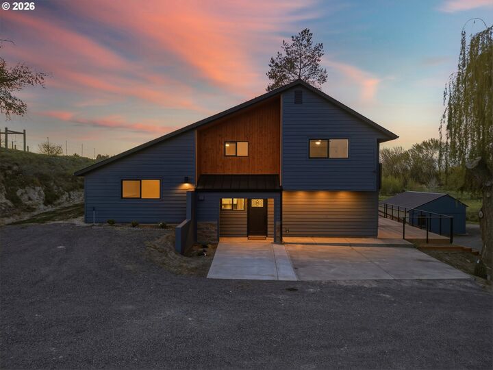 Property Photo: 54027 Summers Ln OR 97862