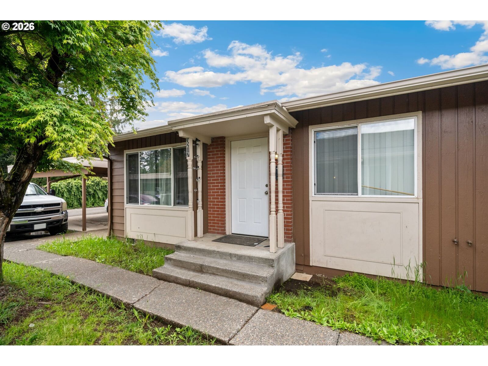 Property Photo:  3219/3221 Grand Blvd  WA 98661 