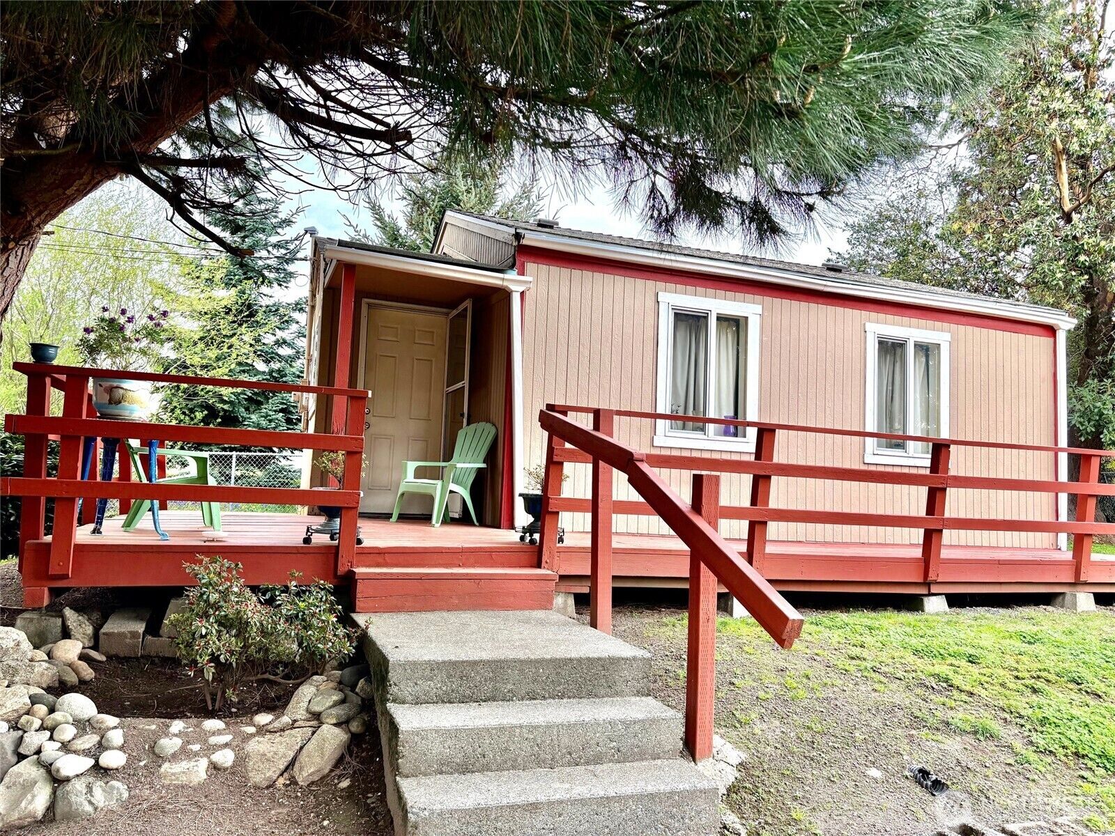 Property Photo:  10028  30th Avenue SW  WA 98146 