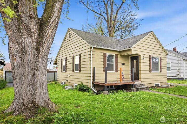 Property Photo:  317 NE Ash Avenue  WA 99324 