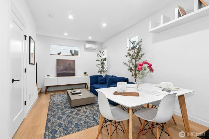 Property Photo: 10354 Wallingford Avenue N B WA 98133