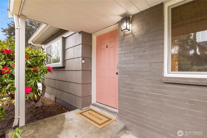 Property Photo:  1259 N 173rd Street  WA 98133 