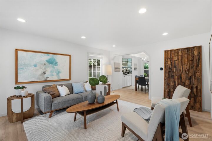 Property Photo:  23947 SE 42nd Place  WA 98029 