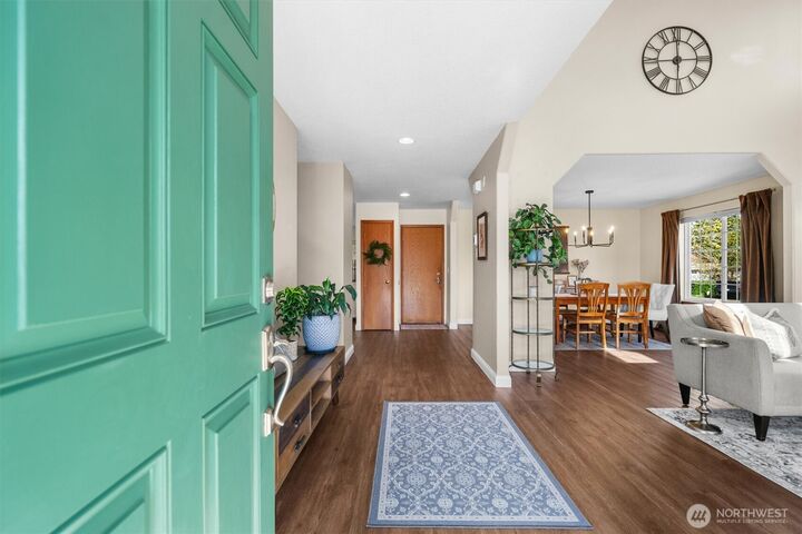 Property Photo:  1311 E 16th Circle  WA 98629 