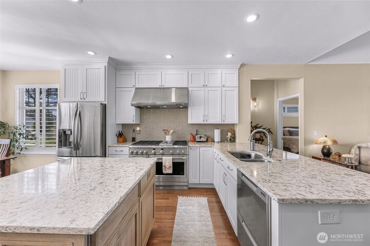 Property Photo:  127 E Homestead Boulevard  WA 98264 