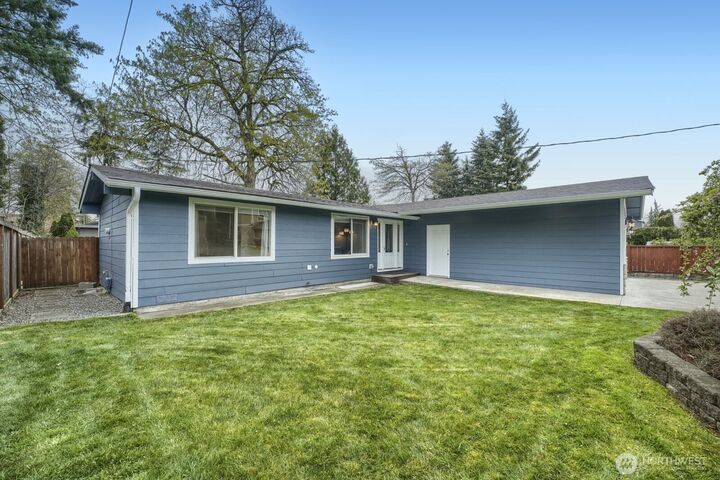 Property Photo:  21650 SE 267th Street  WA 98038 