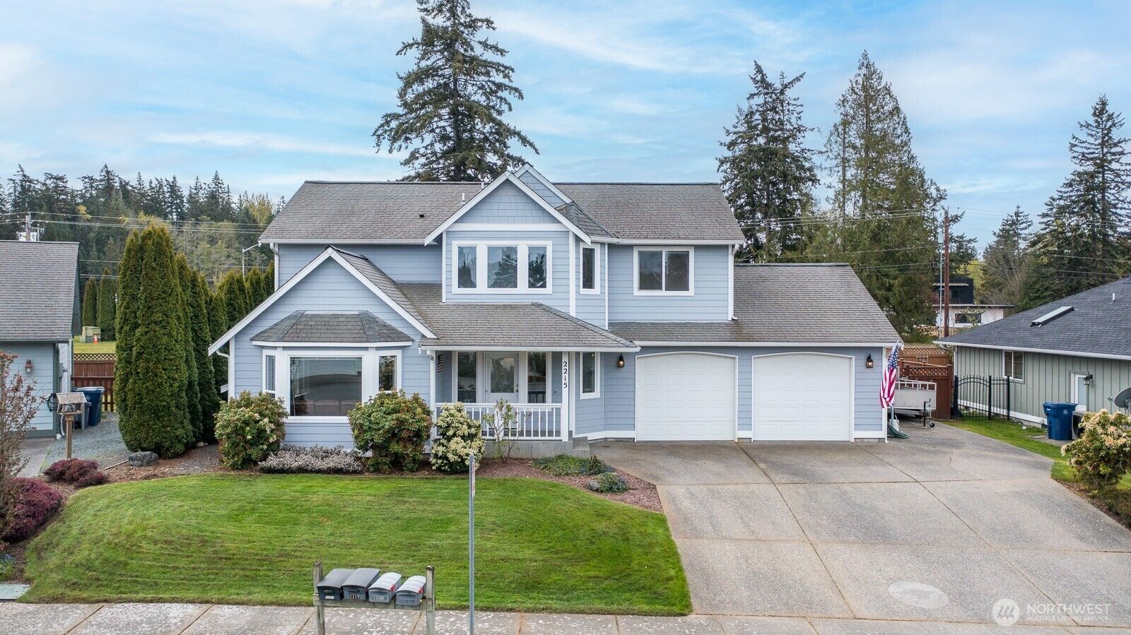 Property Photo:  2215  37th Court  WA 98221 