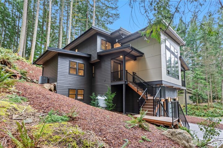 Property Photo:  32  Bramble Way  WA 98229 